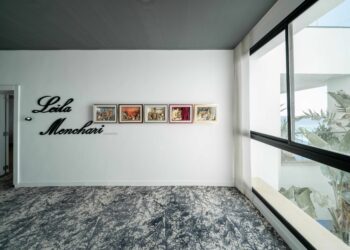 Sinda Belhassen L’artiste qui réinvente la magie Hermès à sa manière