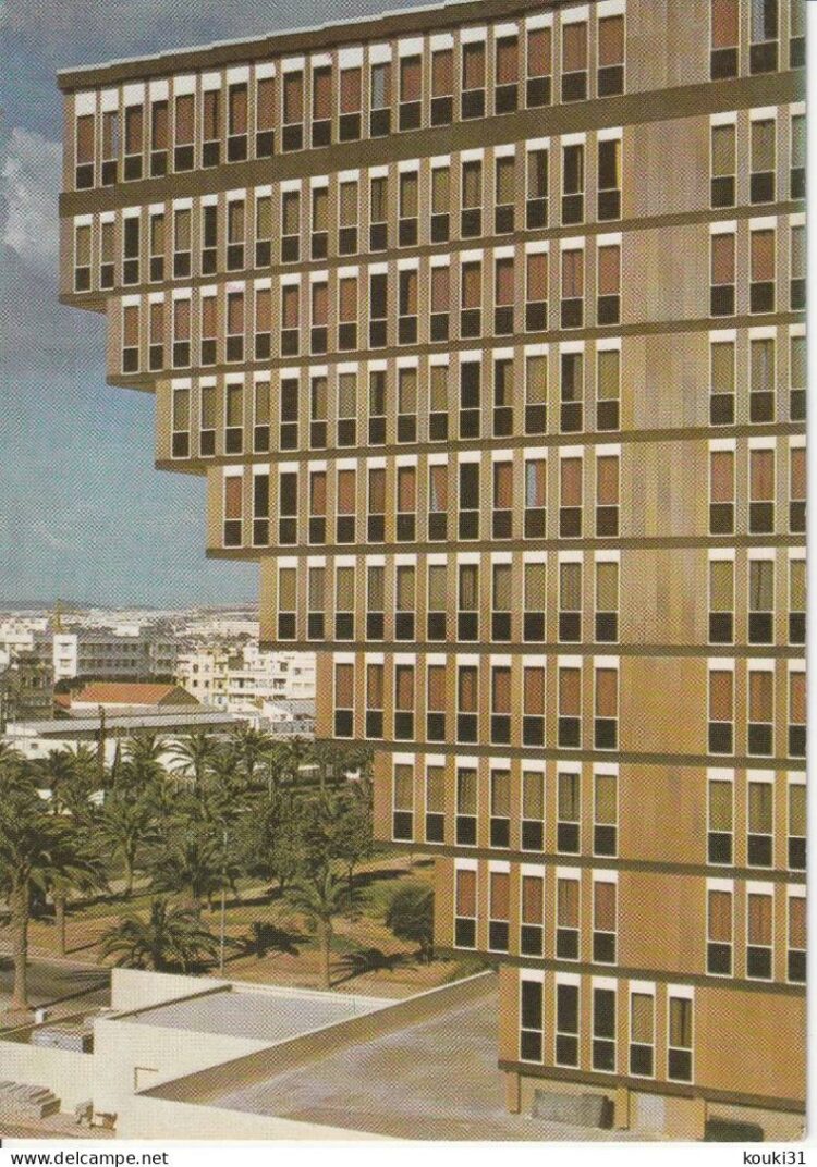 L’Hôtel du Lac de Tunis : une mémoire urbaine et patrimoniale en train de disparaître …